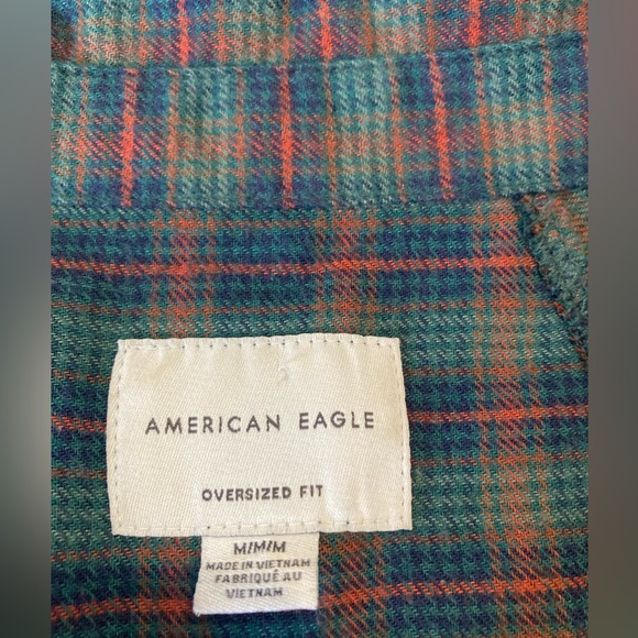 American Eagle women’s M oversized fit lightweight flannel - Picture 3 of 5